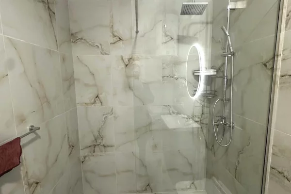 Shtepi me qera Apartament ne Tirane, 2+1, Mobilimi E mobiluar, Pagesa 1,000  Euro.