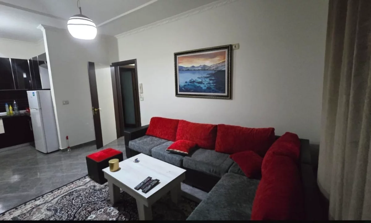 Shtepi me qera Apartament ne Tirane, 1+1, Mobilimi E mobiluar, Pagesa 50,000  Leke.