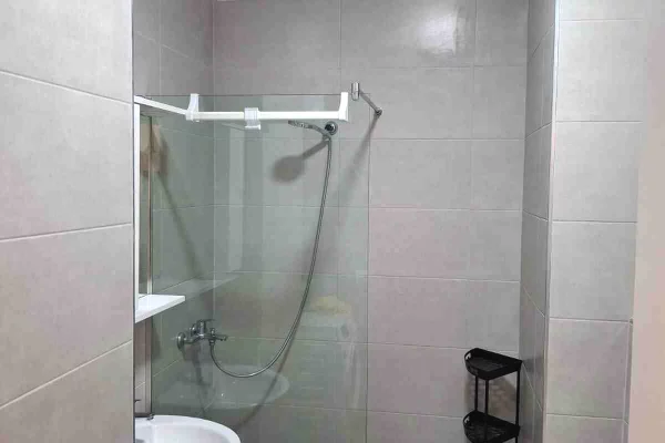 Shtepi me qera Apartament ne Tirane, 2+1, Mobilimi E mobiluar, Pagesa 700  Euro.