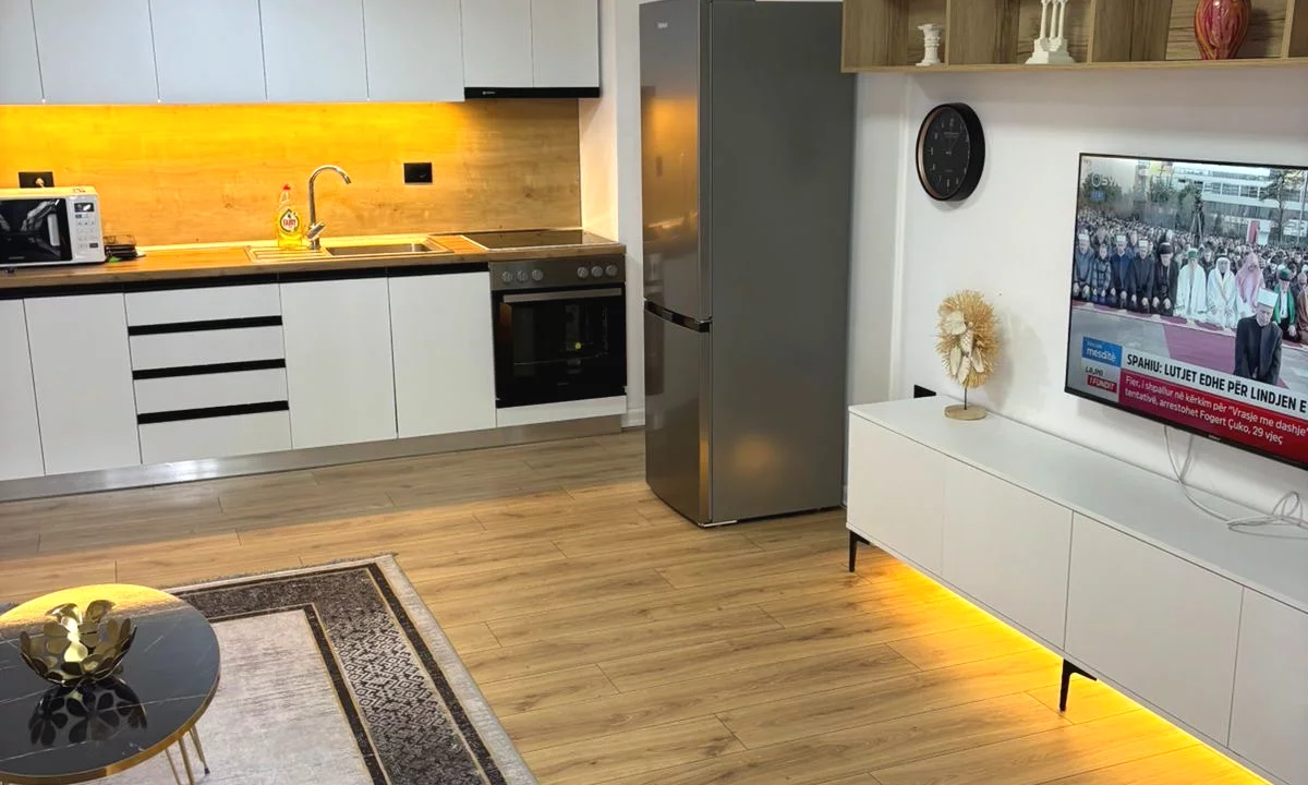 Shtepi me qera Apartament ne Tirane, 2+1, Mobilimi E mobiluar, Pagesa 700  Euro.