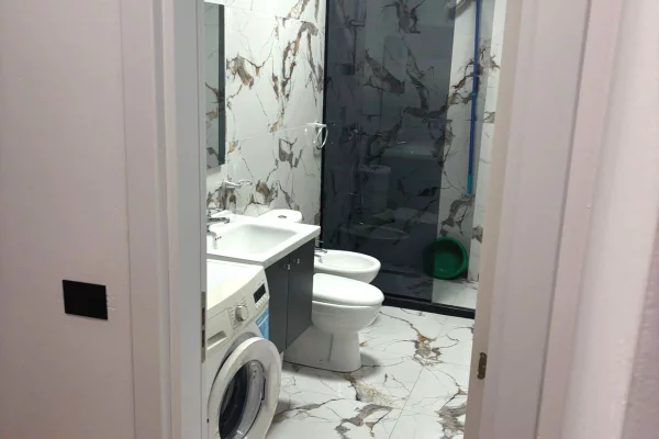 Shtepi me qera Apartament ne Tirane, 2+1, Mobilimi E mobiluar, Pagesa 700  Euro.