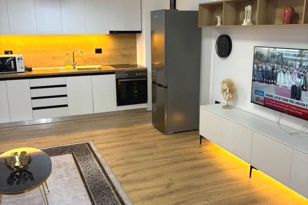 Shtepi me qera 2+1 ne Tirane - 700 Euro