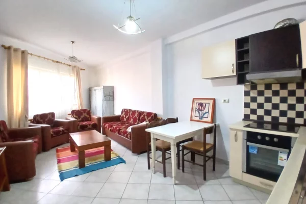 Shtepi me qera 2+1 ne Tirane - 550 Euro