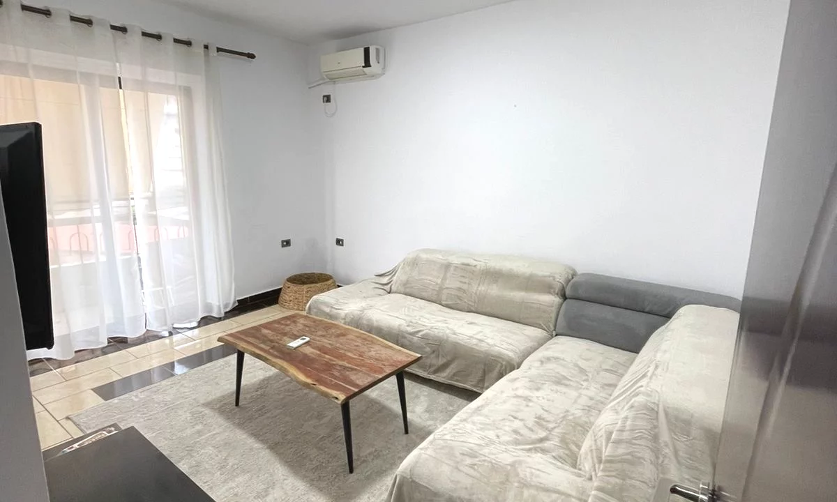 Appartamento in affitto a Tirana 1+1, Arredato