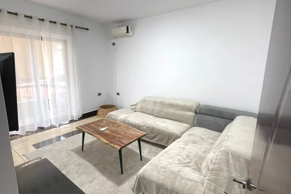Casa in affitto 1+1 a Tirana - 45,000 Leke