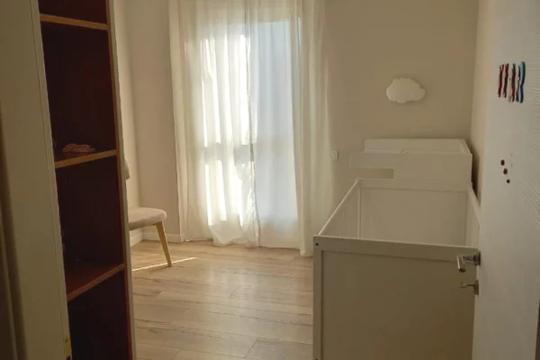 Shtepi me qera Apartament ne Tirane, 2+1, Mobilimi E mobiluar, Pagesa 60,000  Leke.