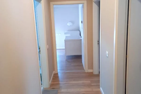 Shtepi me qera Apartament ne Tirane, 2+1, Mobilimi E mobiluar, Pagesa 60,000  Leke.