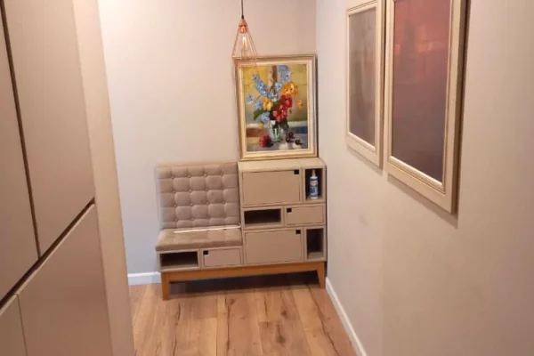 Shtepi me qera Apartament ne Tirane, 2+1, Mobilimi E mobiluar, Pagesa 60,000  Leke.