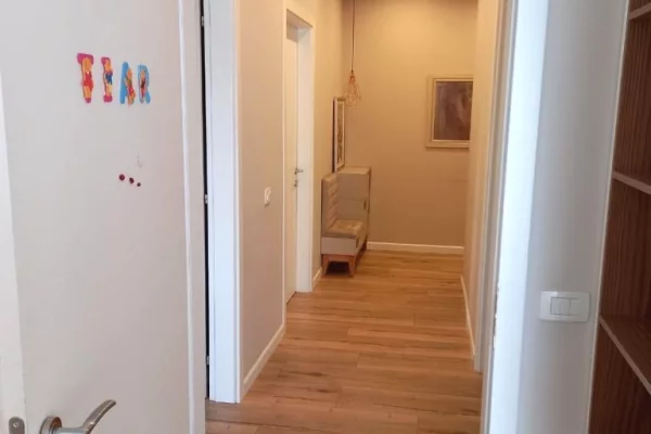 Shtepi me qera Apartament ne Tirane, 2+1, Mobilimi E mobiluar, Pagesa 60,000  Leke.