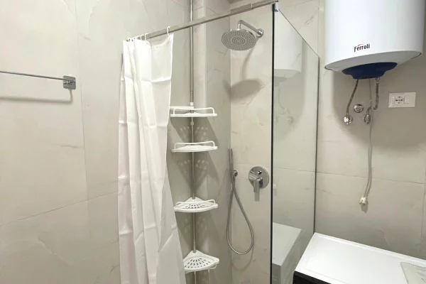 Shtepi me qera Apartament ne Tirane, 1+1, Mobilimi E mobiluar, Pagesa 450  Euro.