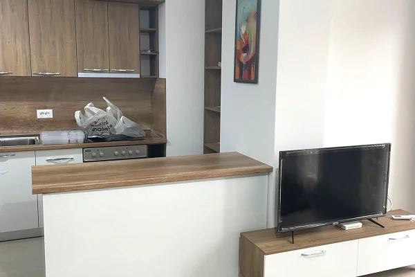 Super ap 2+1 te QSUT kompleksi zirkon 