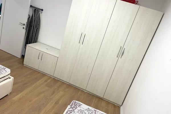 Shtepi me qera Apartament ne Tirane, 2+1, Mobilimi E mobiluar, Pagesa 55,000  Leke.