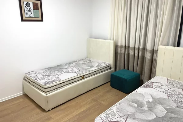 Shtepi me qera Apartament ne Tirane, 2+1, Mobilimi E mobiluar, Pagesa 55,000  Leke.