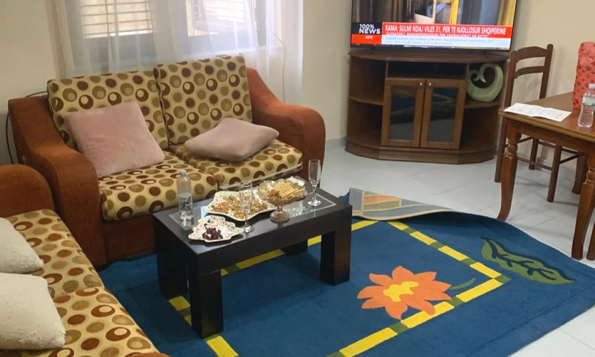 Shtepi me qera Apartament ne Tirane, 2+1, Mobilimi E mobiluar, Pagesa 60,000  Leke.