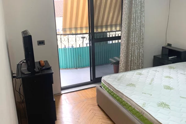 Shtepi me qera Apartament ne Tirane, 2+1, Mobilimi E mobiluar, Pagesa 60,000  Leke.