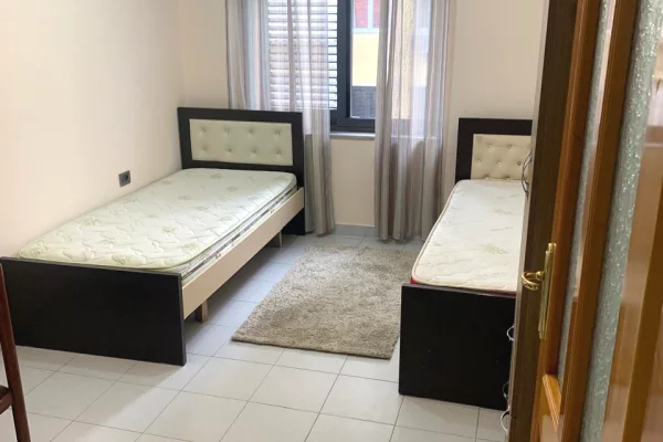Shtepi me qera Apartament ne Tirane, 2+1, Mobilimi E mobiluar, Pagesa 60,000  Leke.
