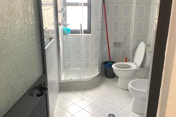 Shtepi me qera Apartament ne Tirane, 2+1, Mobilimi E mobiluar, Pagesa 60,000  Leke.