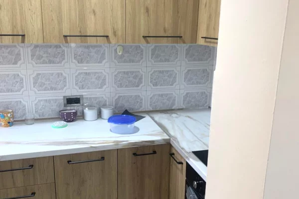 Shtepi me qera Apartament ne Tirane, 2+1, Mobilimi E mobiluar, Pagesa 60,000  Leke.
