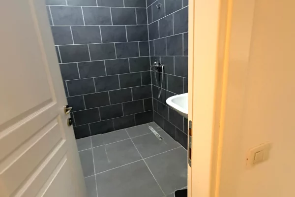 Shtepi me qera Apartament ne Tirane, 2+1, Mobilimi E mobiluar, Pagesa 55,000  Leke.