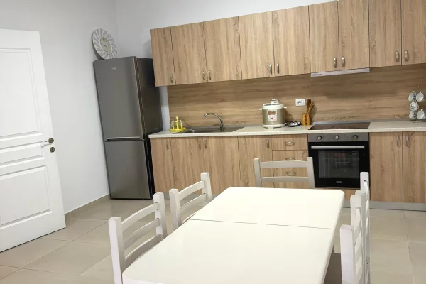 Shtepi me qera Apartament ne Tirane, 2+1, Mobilimi E mobiluar, Pagesa 55,000  Leke.