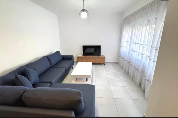 Shtepi me qera Apartament ne Tirane, 2+1, Mobilimi E mobiluar, Pagesa 600  Euro.
