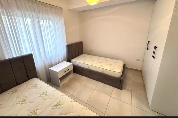 Shtepi me qera Apartament ne Tirane, 2+1, Mobilimi E mobiluar, Pagesa 600  Euro.