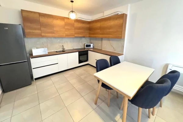 Shtepi me qera Apartament ne Tirane, 2+1, Mobilimi E mobiluar, Pagesa 600  Euro.