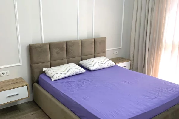 Shtepi me qera Apartament ne Tirane, 2+1, Mobilimi E mobiluar, Pagesa 1,000  Euro.