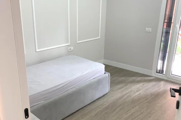 Shtepi me qera Apartament ne Tirane, 2+1, Mobilimi E mobiluar, Pagesa 1,000  Euro.