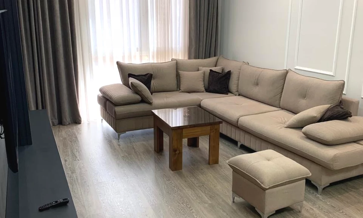 Shtepi me qera Apartament ne Tirane, 2+1, Mobilimi E mobiluar, Pagesa 1,000  Euro.