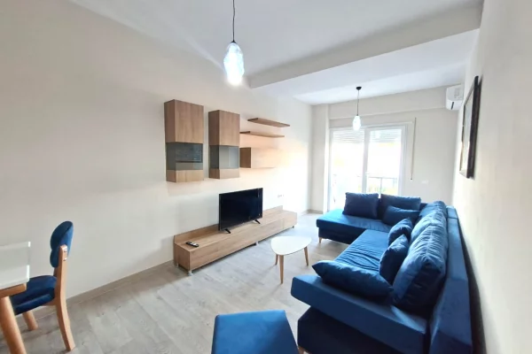 Shtepi me qera Apartament ne Tirane, 1+1, Mobilimi E mobiluar, Pagesa 55,000  Leke.