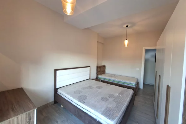 Shtepi me qera Apartament ne Tirane, 1+1, Mobilimi E mobiluar, Pagesa 55,000  Leke.
