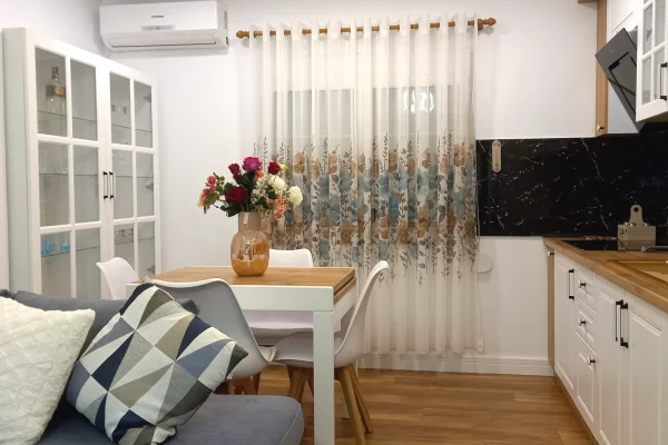 Shtepi me qera Apartament ne Tirane, 1+1, Mobilimi E mobiluar, Pagesa 650  Euro.