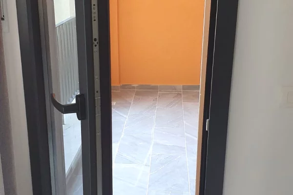 Shtepi me qera Apartament ne Tirane, 1+1, Mobilimi E mobiluar, Pagesa 500  Euro.