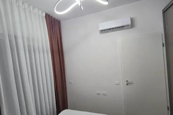 Shtepi me qera Apartament ne Tirane, 1+1, Mobilimi E mobiluar, Pagesa 450  Euro.