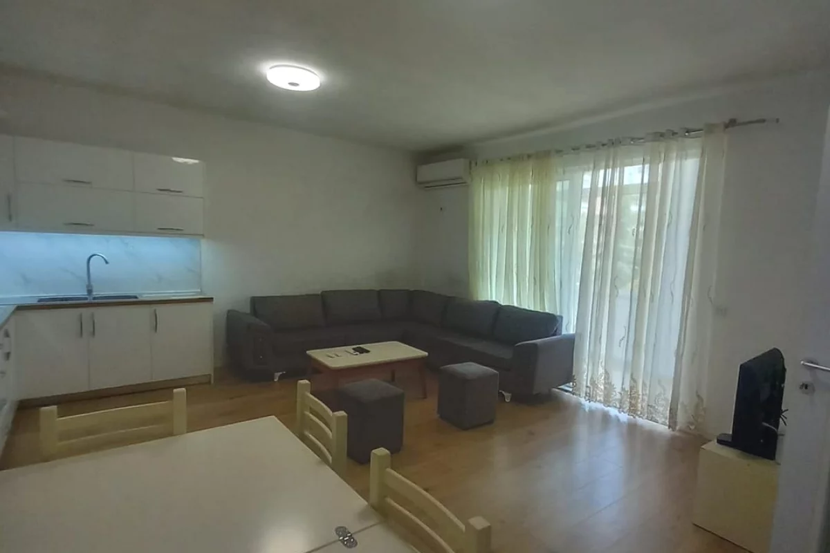 Shtepi me qera Apartament ne Tirane, 2+1, Mobilimi E mobiluar, Pagesa 550  Euro.