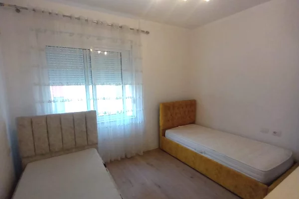 Shtepi me qera Apartament ne Tirane, 2+1, Mobilimi E mobiluar, Pagesa 550  Euro.