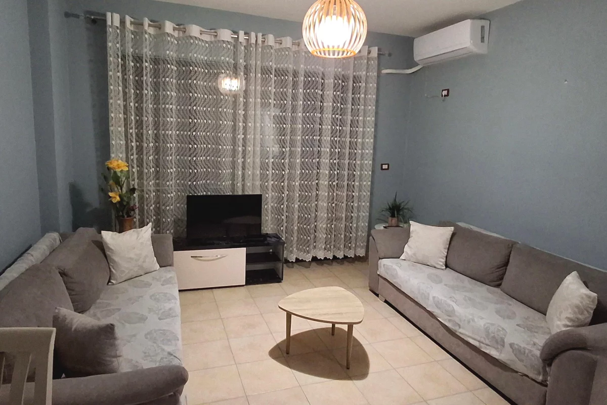Shtepi me qera Apartament ne Tirane, 1+1, Mobilimi E mobiluar, Pagesa 45,000  Leke.