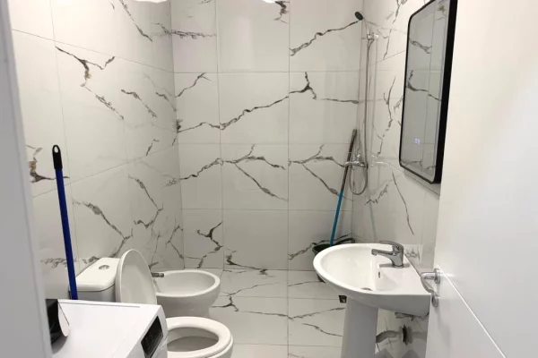 Shtepi me qera Apartament ne Tirane, 2+1, Mobilimi E mobiluar, Pagesa 55,000  Leke.