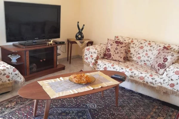 Shtepi me qera Shtepi Private ne Tirane, 3+1, Mobilimi E mobiluar, Pagesa 50,000  Leke.