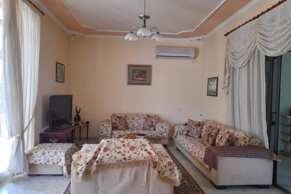 Shtepi me qera 3+1 ne Tirane - 50,000 Leke