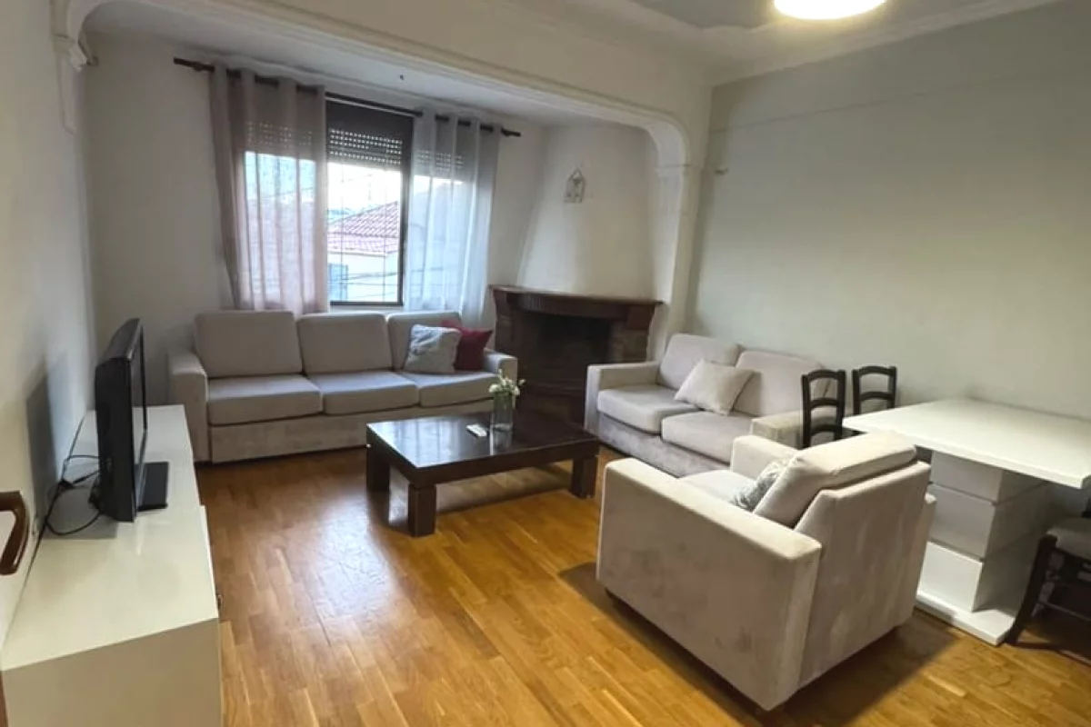 Shtepi me qera Apartament ne Tirane, 2+1, Mobilimi E mobiluar, Pagesa 50,000  Leke.