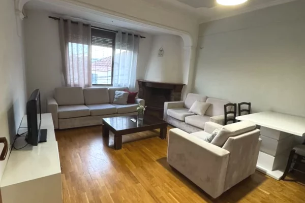 Shtepi me qera 2+1 ne Tirane - 50,000 Leke