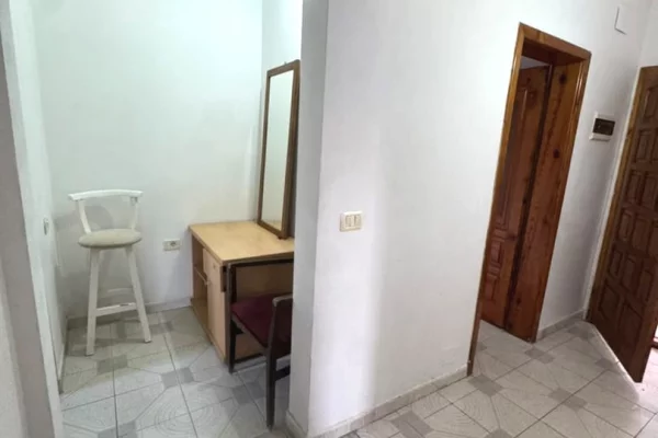 Shtepi me qera Apartament ne Tirane, 2+1, Mobilimi E mobiluar, Pagesa 50,000  Leke.