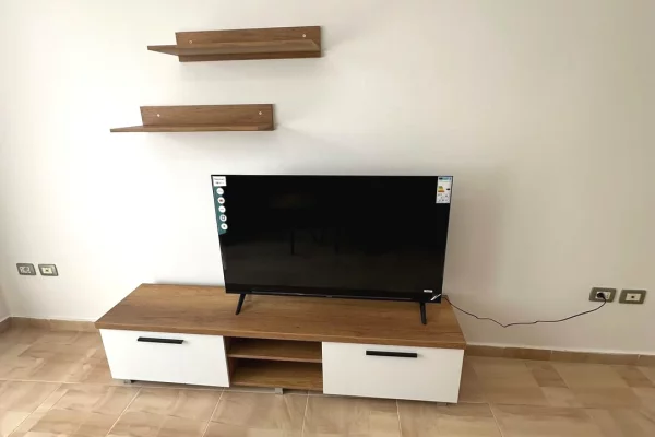 Shtepi me qera Apartament ne Tirane, 3+1, Mobilimi E mobiluar, Pagesa 70,000  Leke.