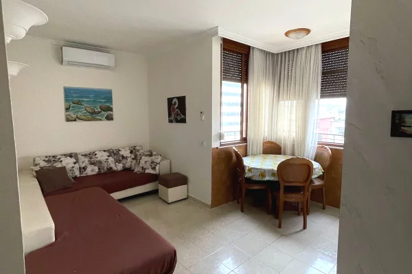 Shtepi me qera 2+1 ne Tirane - 65,000 Leke