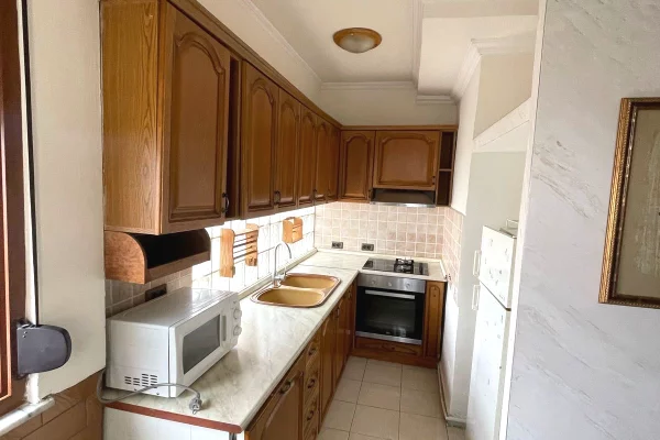 Shtepi me qera Apartament ne Tirane, 2+1, Mobilimi E mobiluar, Pagesa 65,000  Leke.