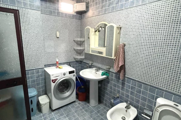 Shtepi me qera Apartament ne Tirane, 2+1, Mobilimi E mobiluar, Pagesa 65,000  Leke.