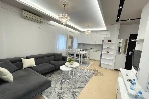Shtepi me qera Apartament ne Tirane, 1+1, Mobilimi E mobiluar, Pagesa 650  Euro.
