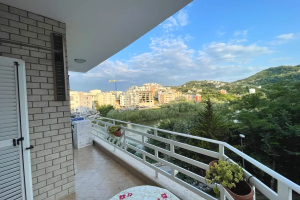 Shtepi me qera Apartament ne Tirane, 1+1, Mobilimi E mobiluar, Pagesa 650  Euro.